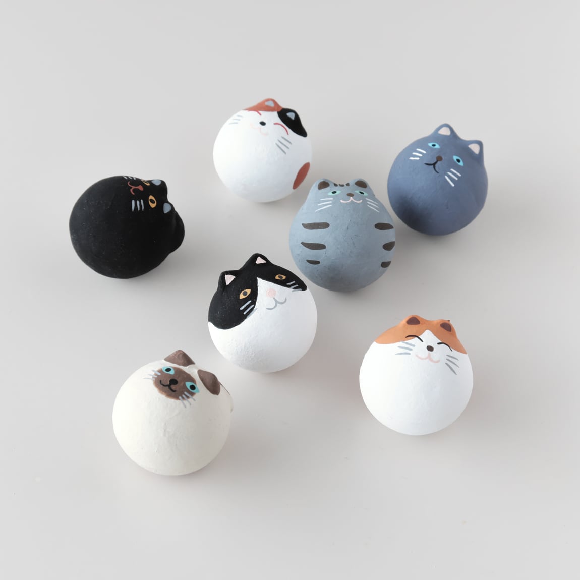 Nekodama (Roly-poly toy)